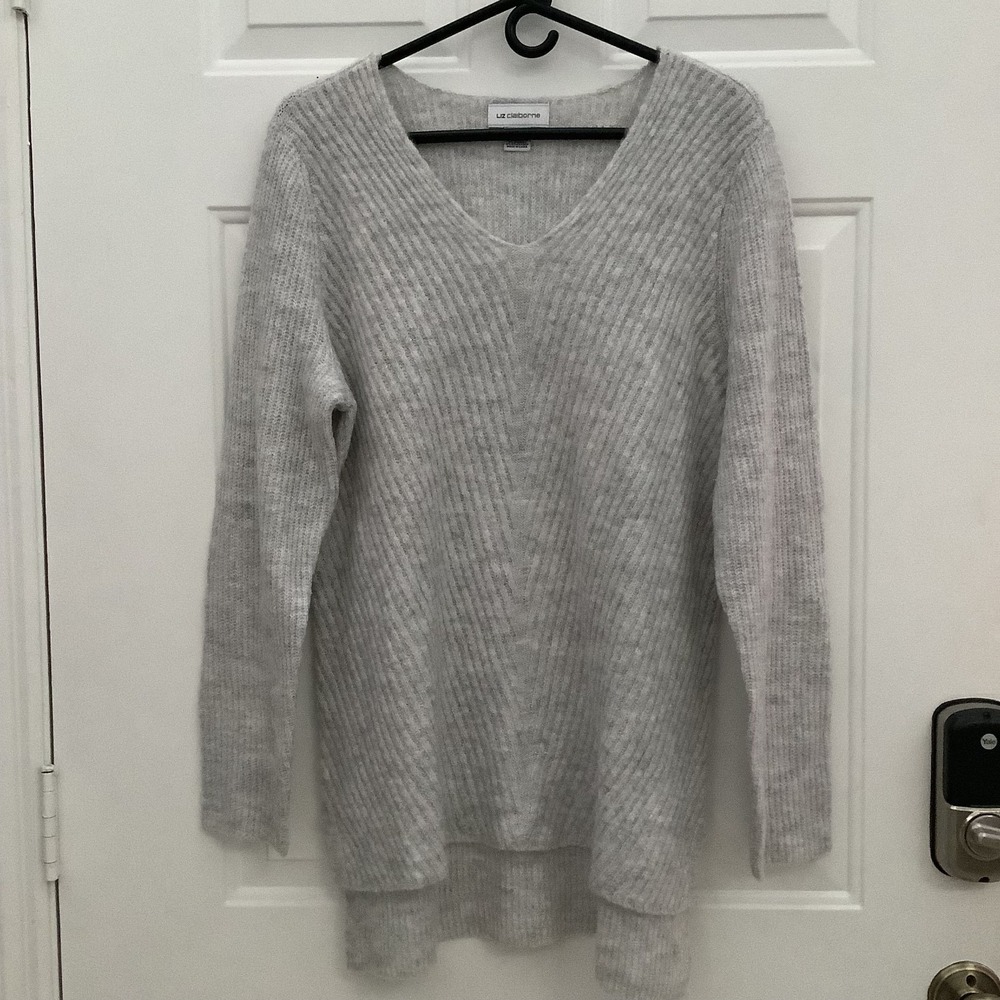 Liz Claiborne Women'sโ Silver Metallic V-Neck Acrylic Blend Sweater Large NWT